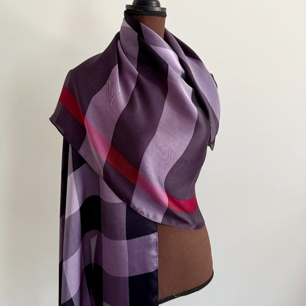 New Burberry Check Print Purple Satin Silk Scarf - Picture 10 of 15